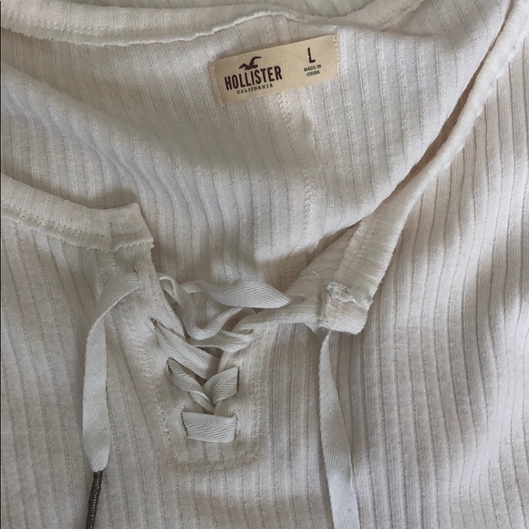 Cute hollister long sleeve shirt. - Picture 3 of 3